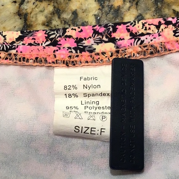 Sexy Floral Bikini top & bottom excellent condition - Picture 5 of 11